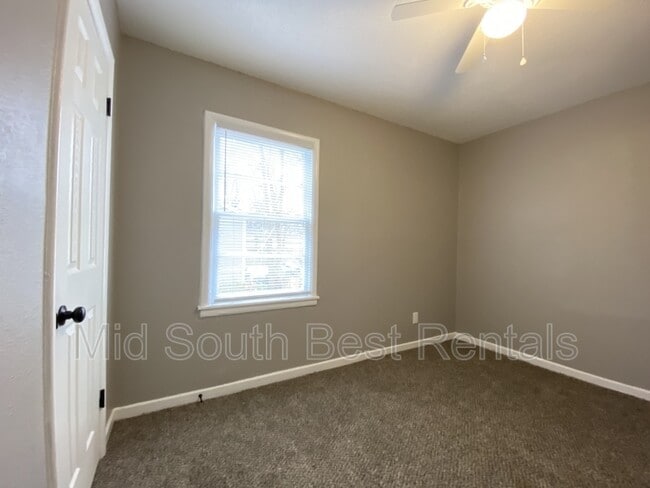 Building Photo - 4028 Truman Ave