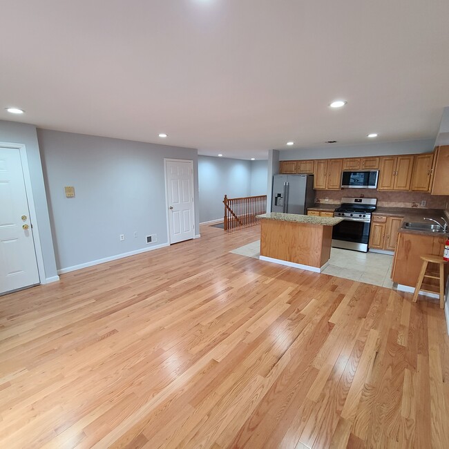 Building Photo - 5206 Cottage Ave