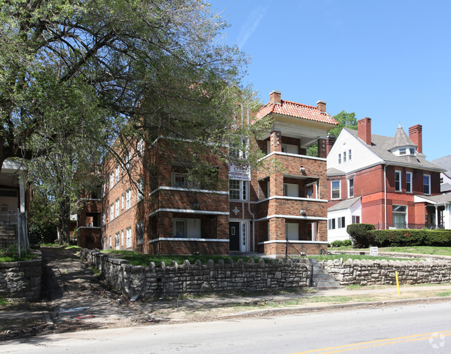 Foto del edificio - Benton Apartments