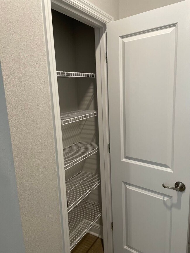 Foto del edificio - Annual Unfurnished 3 Bedroom, 3.5 Bathroom Townhome adjacent to Downtown Sarasota