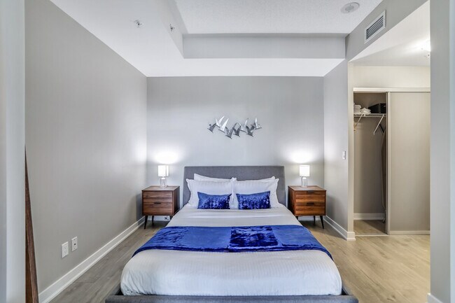 Building Photo - 203 Queen St W