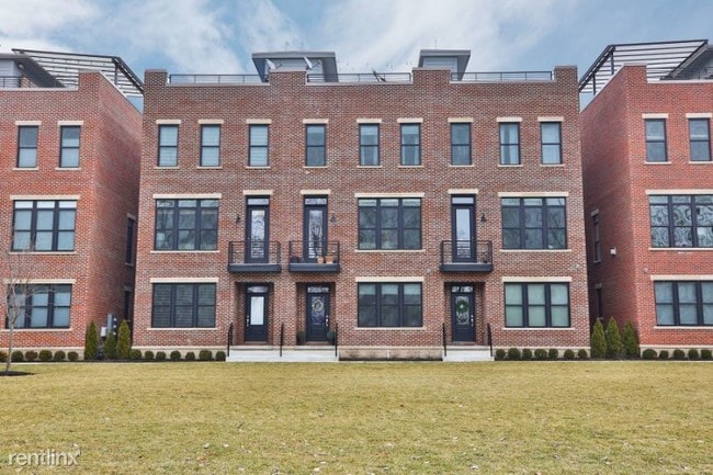 Building Photo - 3 br, 5 bath Townhome - 593 W 2nd