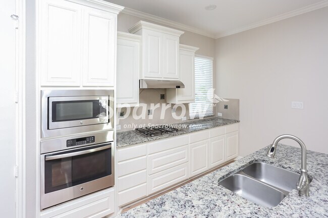 Building Photo - 14700 Cedar Flat Way