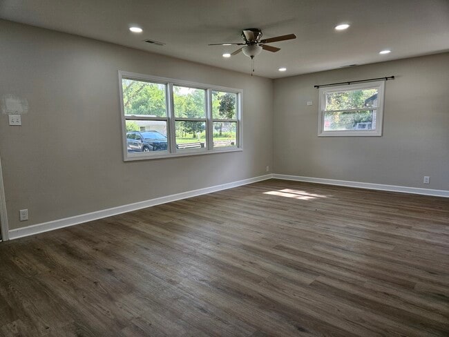 Foto del edificio - 34W739 Clyde Pkwy