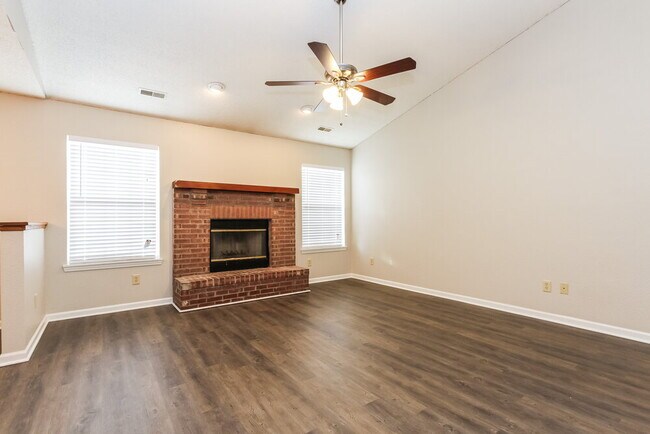 Foto del edificio - 748 Millbrook Dr
