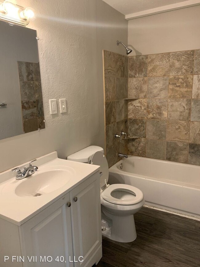 Building Photo - 2 br, 1 bath House - 4262 E. 60th Terrace