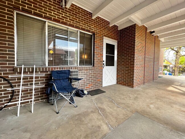 Foto del edificio - Charming 1 Bedroom 1 Bathroom Condo