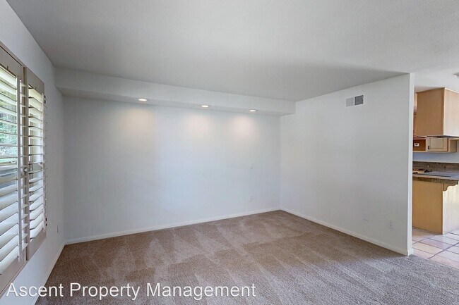 Foto del edificio - 5 br, 3 bath House - 5719 Red River Dr.
