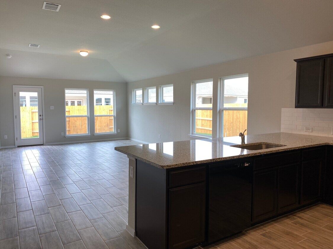 124 Trailside Ln, Bastrop, TX 78602 House Rental in Bastrop, TX