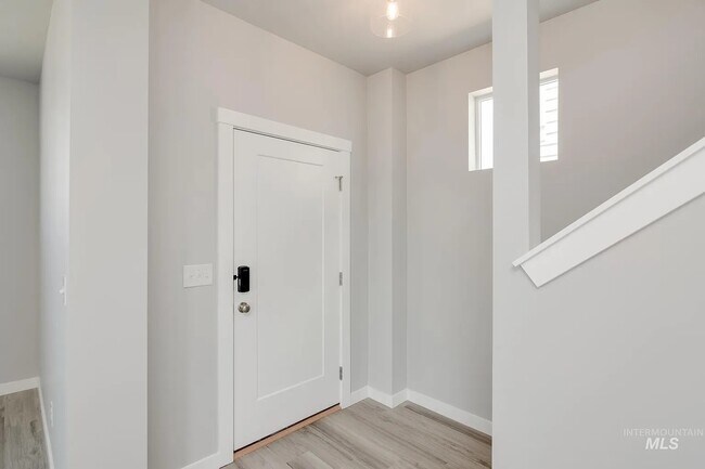 Foto del edificio - 5042 W Milano St