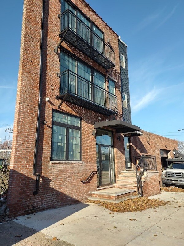 Primary Photo - 1450 Grays Ferry Ave