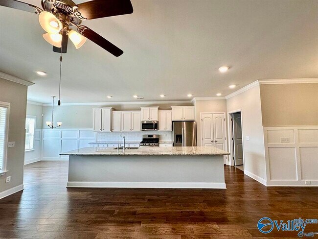 Foto del edificio - 2618 W Creek Dr