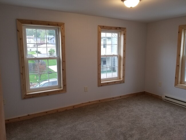 1st bedroom - 412 Elizabeth St