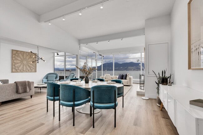 Building Photo - 2595 Point Grey Rd