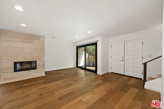 Foto del edificio - 812 16th St