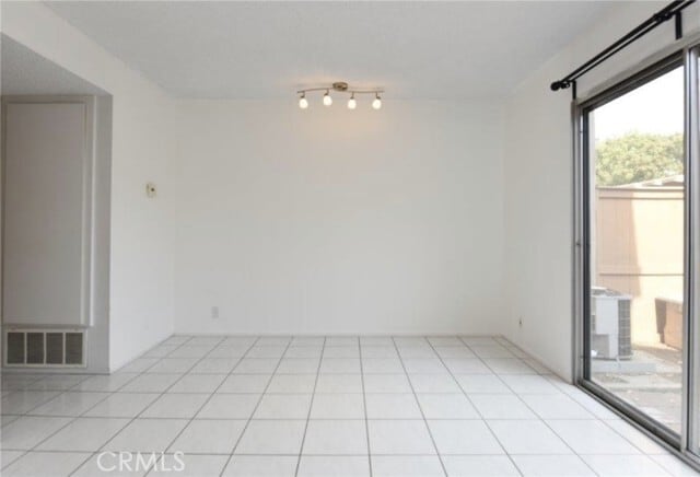 Building Photo - 13 Eastmont