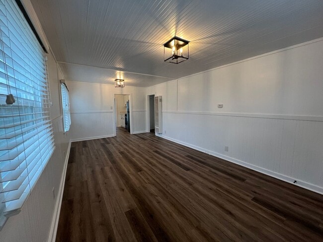 Building Photo - REMODELED Two Bedroom Ventura Home (ONE CA...