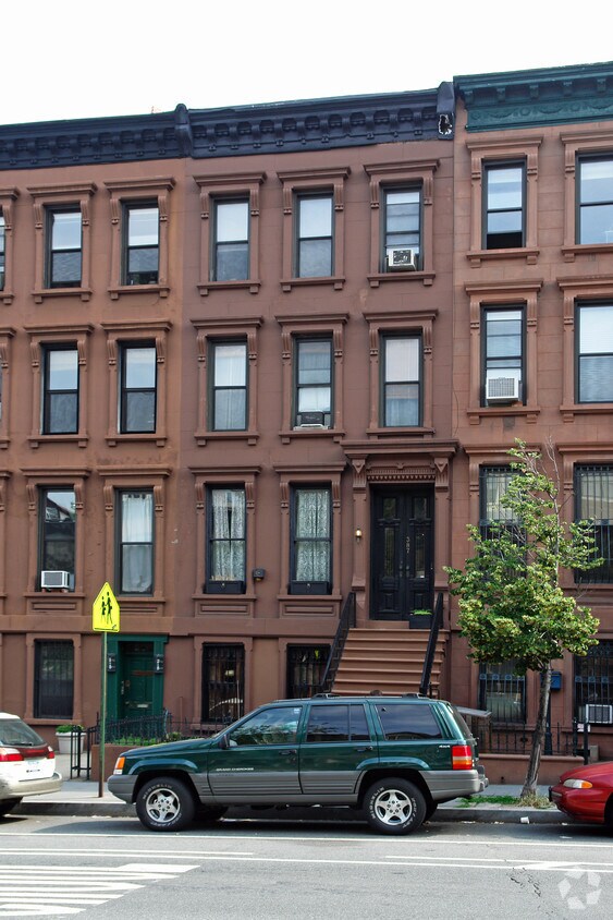 Primary Photo - 387 9th St