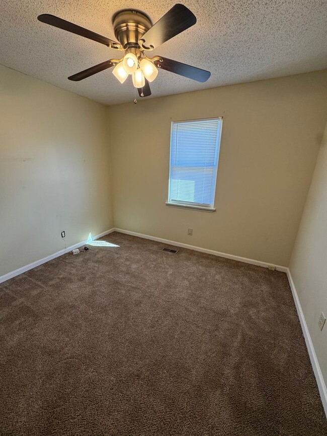 Foto del edificio - 37 Ty Dr