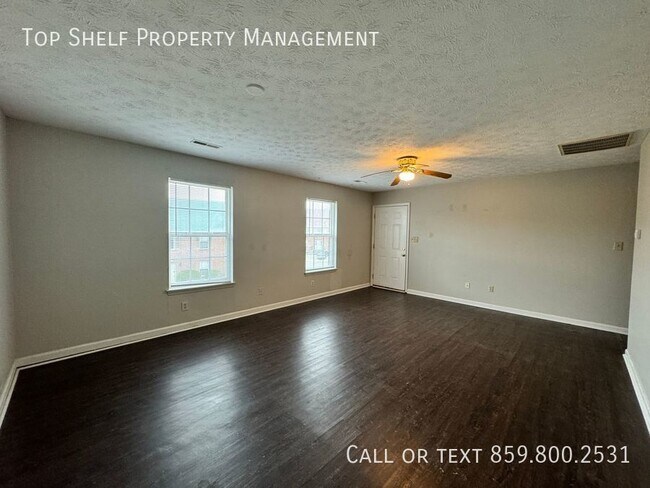 Building Photo - 2 Bedroom Pay Only Electric!