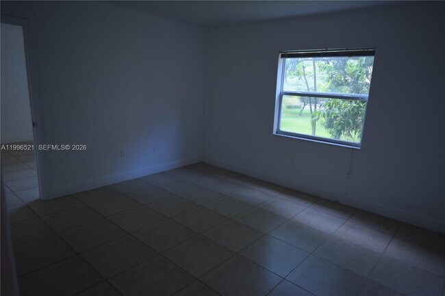 Foto del edificio - 4137 Stirling Rd