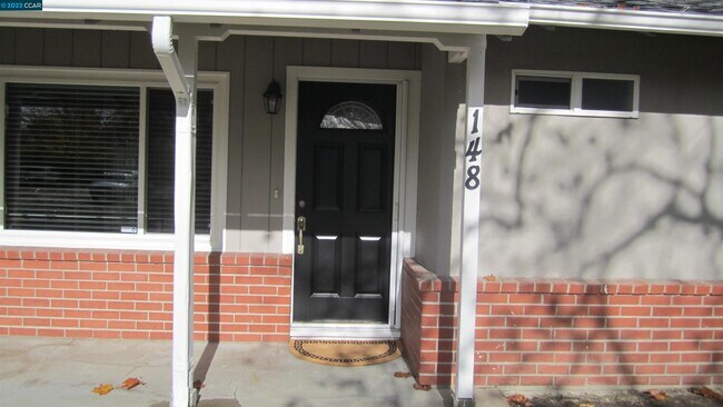 Building Photo - 148 Cynthia Dr