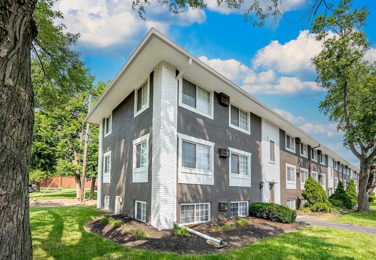 Primary Photo - 808 Riverview Dr