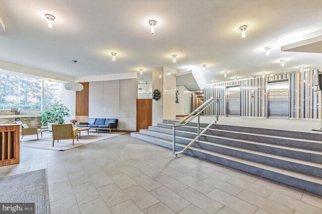 Foto del edificio - 4200 Cathedral Ave NW