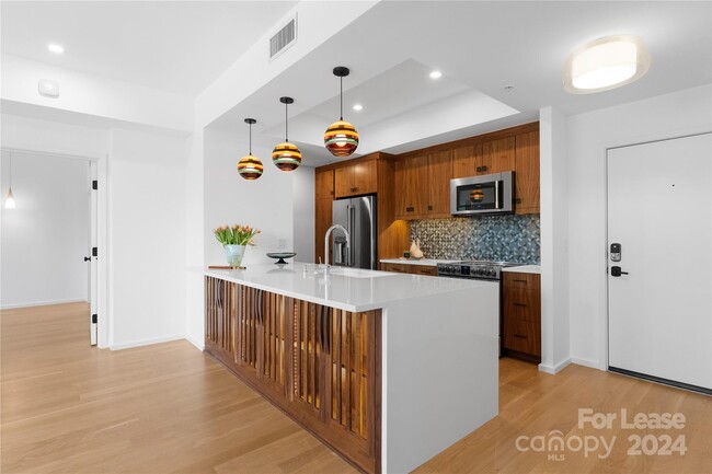 Foto del edificio - 300 E 5th St