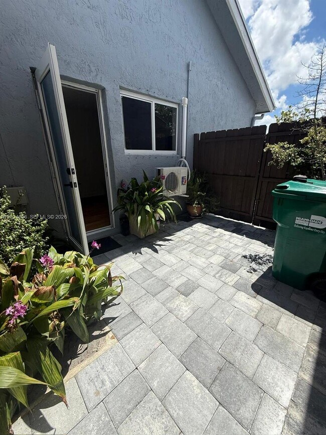 Foto del edificio - 531 SW 89th Ct