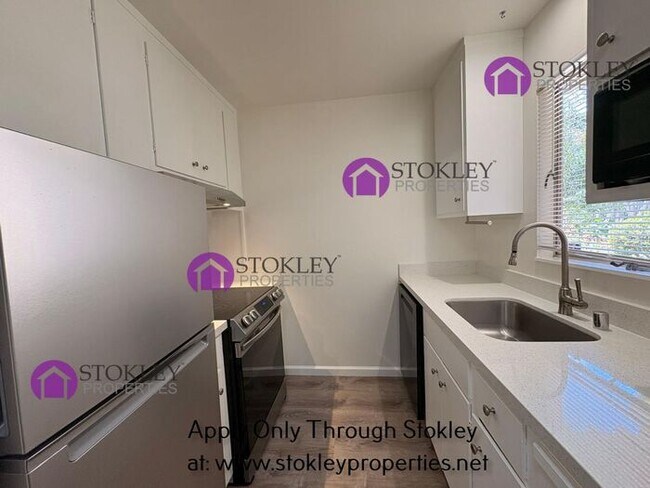 Foto del edificio - 1411 Creekside Dr