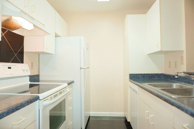 Foto del edificio - Garden at Launani Valley on Ground Floor with A/C