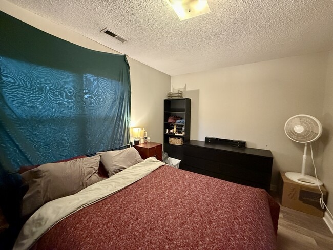 Foto del edificio - 368 Hunting Green Dr