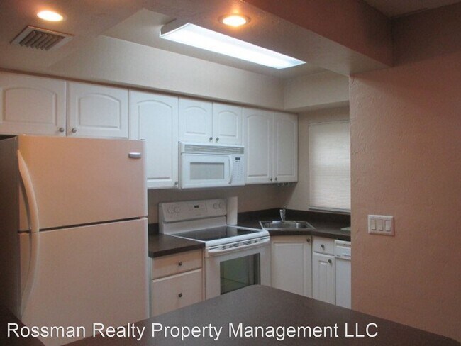 Building Photo - 3901 Del Prado Blvd S