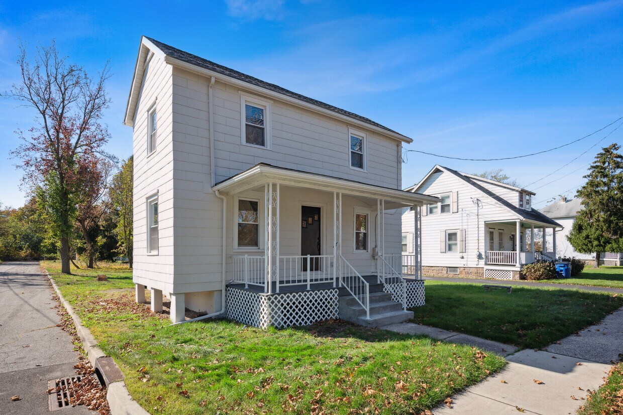 Primary Photo - 532 N Church St