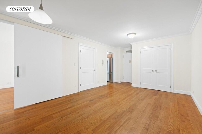 Building Photo - 333 E 34th St