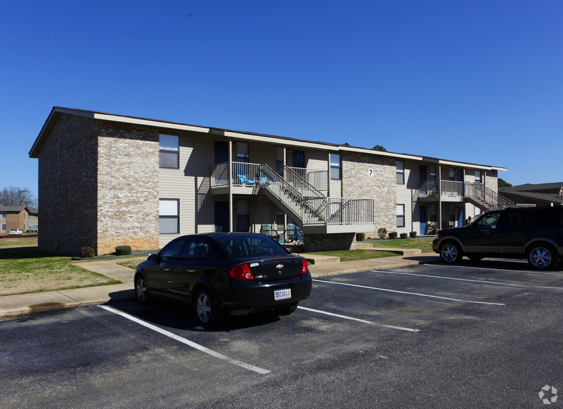 Primary Photo - Saddlewood Apartments