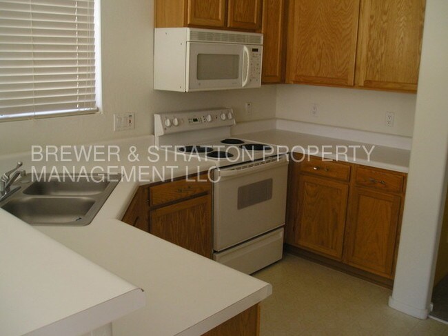 Foto del edificio - 3719 E Inverness Ave