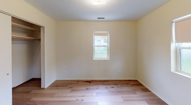 Building Photo - Spacious 2BR Home in Joliet – In-Unit Laun...