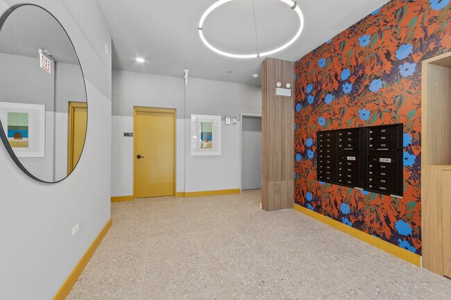 Foto del edificio - 1550 W Monroe St