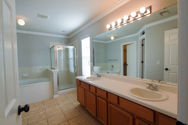 Foto del edificio - 4 Bedroom, 2.5 Bath Home in Pflugerville