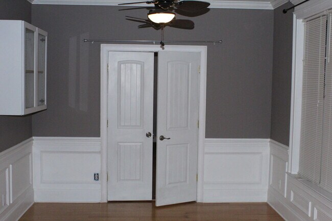 Foto del edificio - West Augusta Home with Separate Mother - In - Law Suite