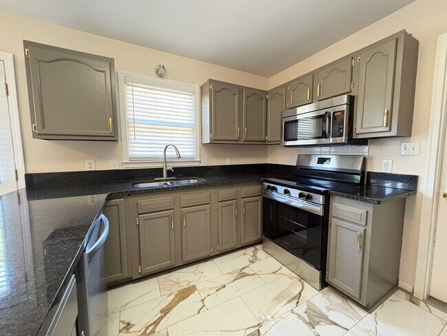 Foto del edificio - 3 Bedroom, 2 Bathroom House in Winston-Salem!