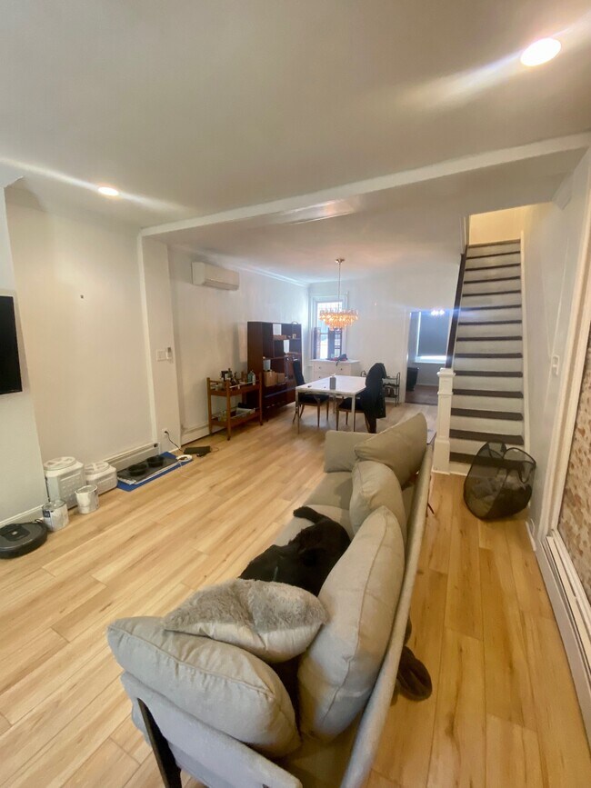 Foto del edificio - 1422 N Lawrence St