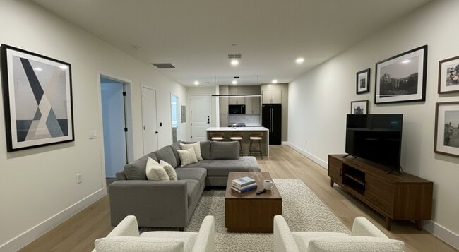 Photo - 411 N Akard St Apartment