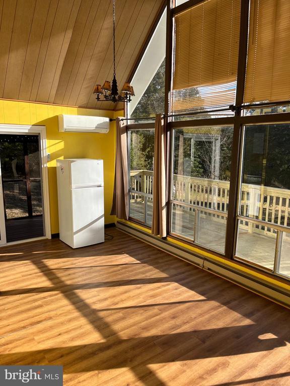 Foto del edificio - 265 Hill Climb Rd