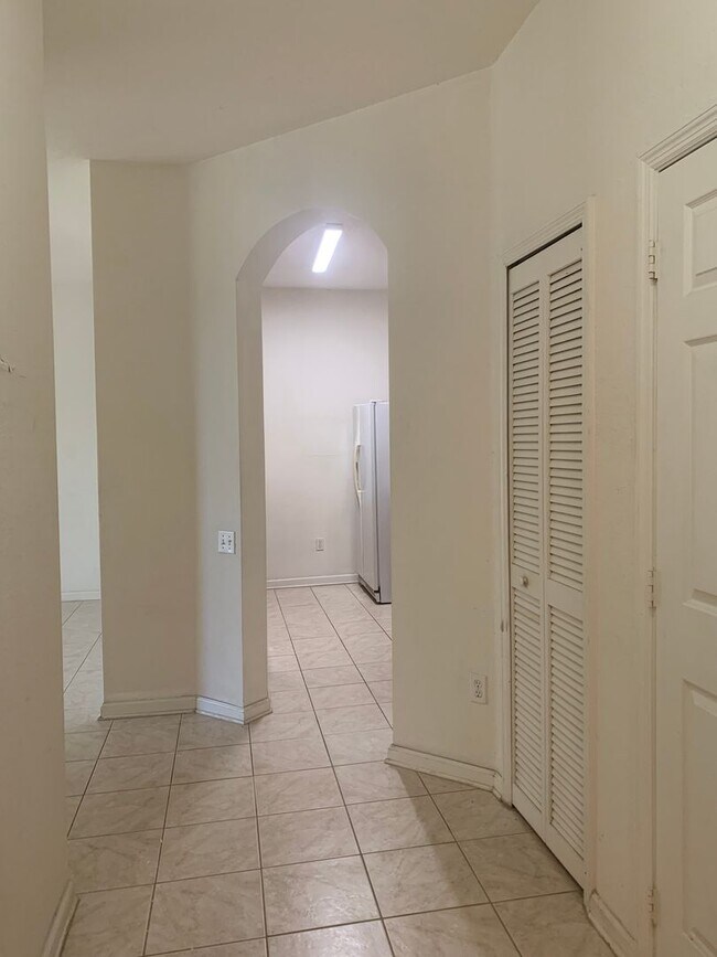 Foto del edificio - "Move In Special" $250 OFF First Month's Rent - Lovely 3 Bedroom 2 Bath Condo