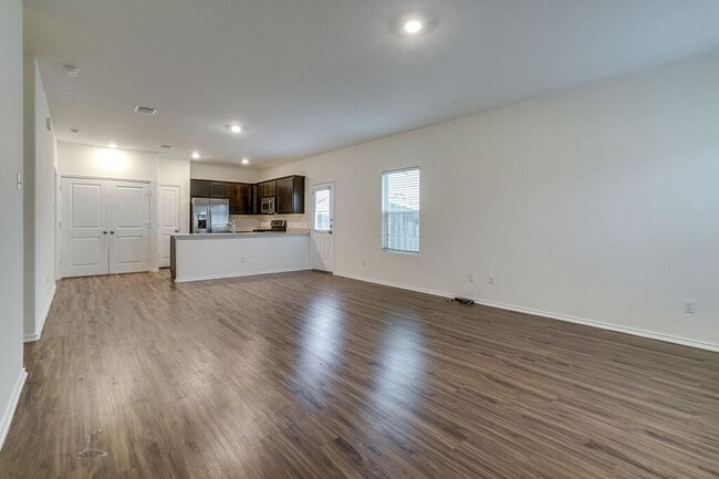Building Photo - 355 Geode Glen