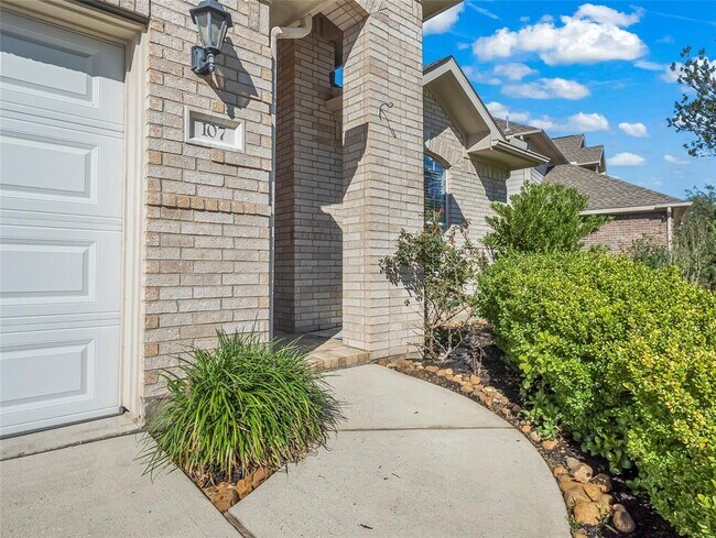 Building Photo - 107 E Lasting Spring Cir