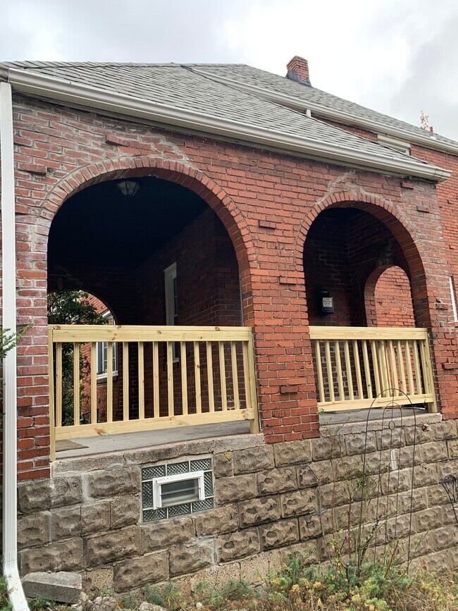 Building Photo - 2955 Fernwald Rd